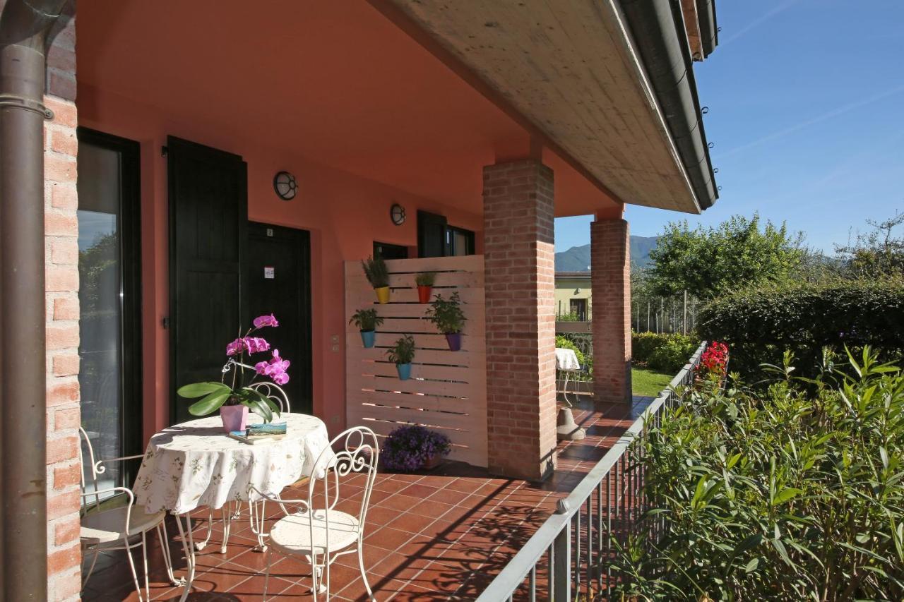 Residence Il Melograno มาแนร์บา เดล การ์ดา ภายนอก รูปภาพ