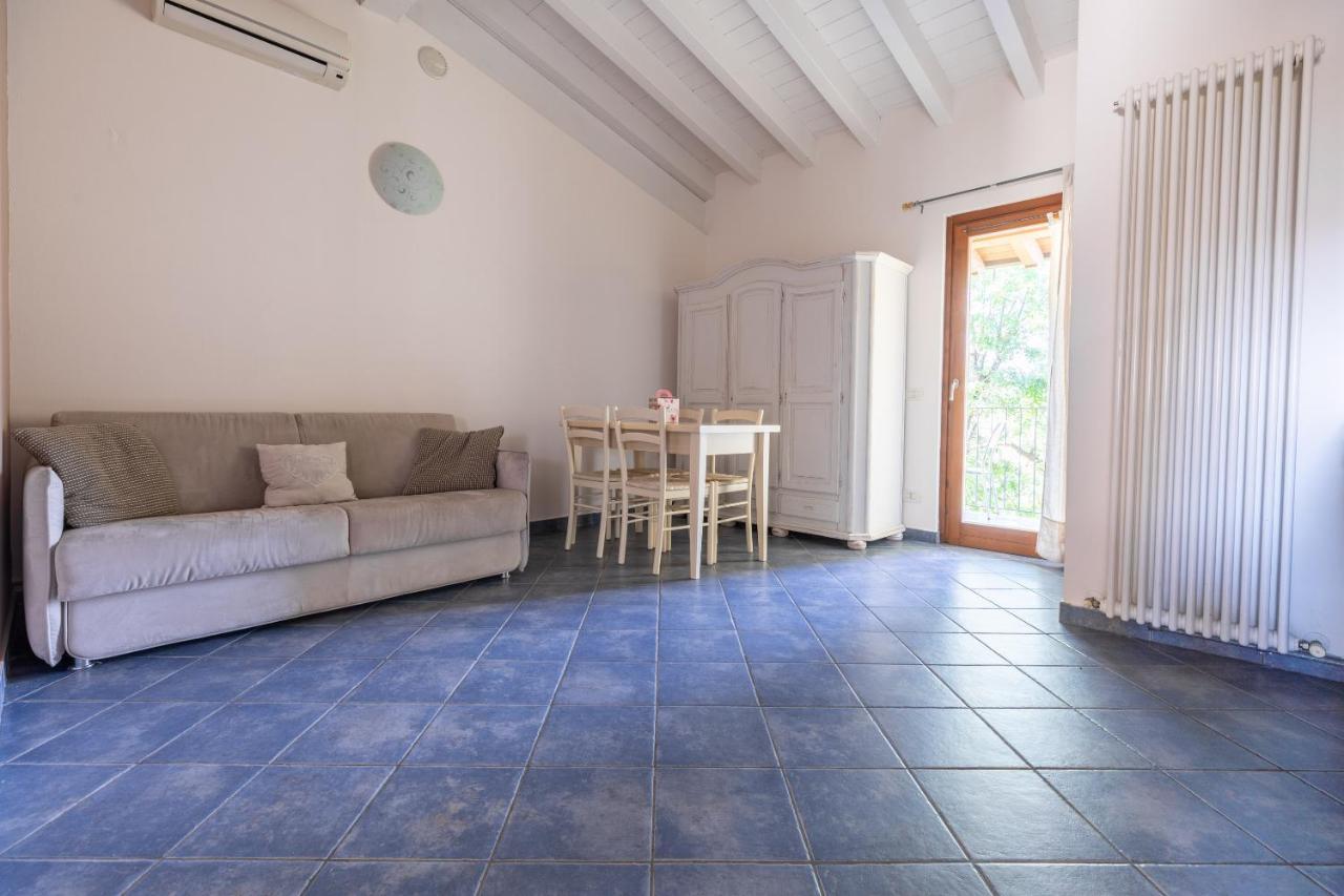 Residence Il Melograno มาแนร์บา เดล การ์ดา ภายนอก รูปภาพ