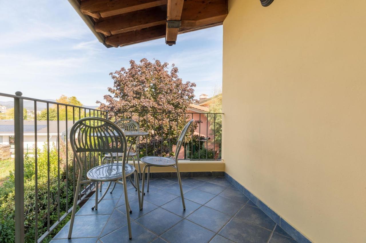 Residence Il Melograno มาแนร์บา เดล การ์ดา ภายนอก รูปภาพ