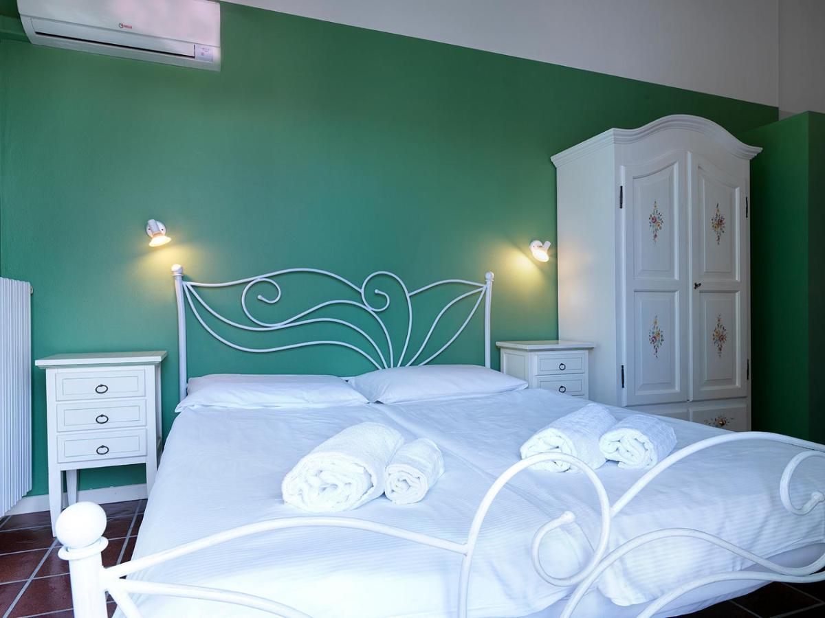 Residence Il Melograno มาแนร์บา เดล การ์ดา ภายนอก รูปภาพ
