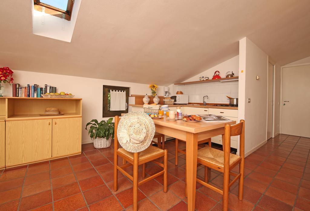 Residence Il Melograno มาแนร์บา เดล การ์ดา ภายนอก รูปภาพ