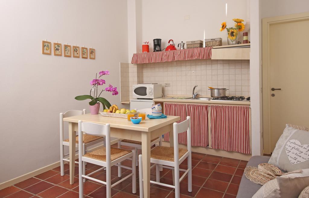 Residence Il Melograno มาแนร์บา เดล การ์ดา ภายนอก รูปภาพ