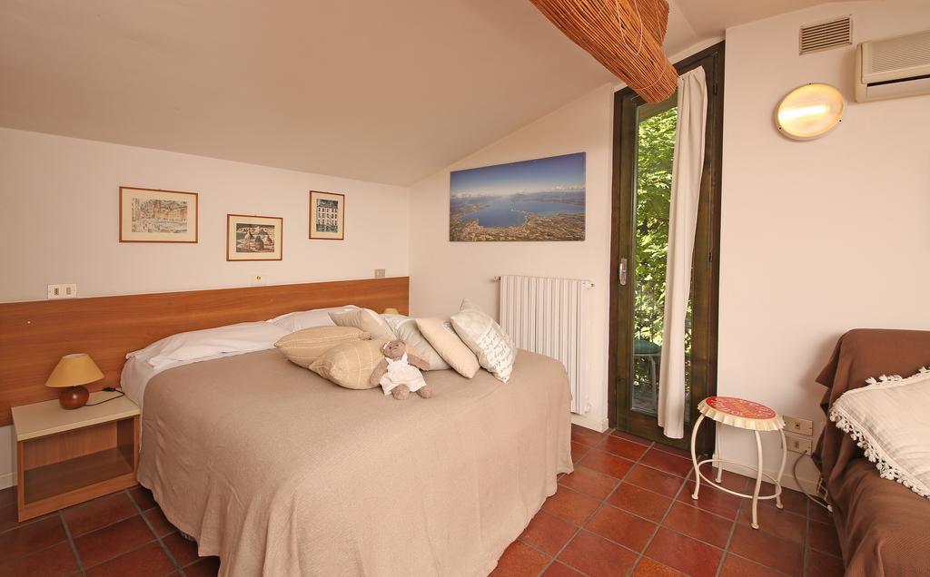Residence Il Melograno มาแนร์บา เดล การ์ดา ภายนอก รูปภาพ