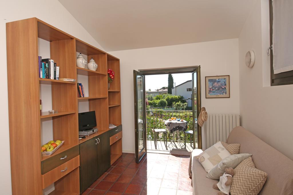 Residence Il Melograno มาแนร์บา เดล การ์ดา ภายนอก รูปภาพ